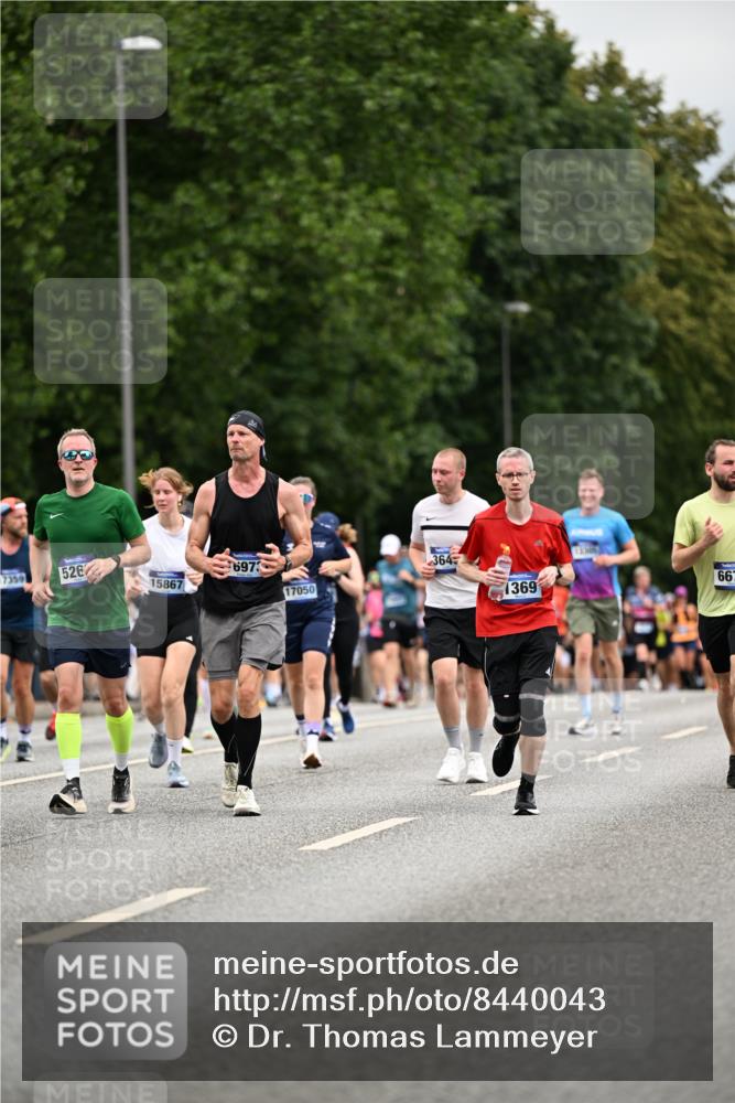 29.06.2025 - hella hamburg halbmarathon Dr. Thomas Lammeyer http://msf.ph/oto/8440043 29.06.2025 10:56:46 Kennedybrücke 1369, 1978, 2308, 2593, 3140, 3645, 4273, 4815, 5262, 5291, 6406, 6671, 6885, 6961, 6985, 7682, 7737, 8194, 8196, 8250, 8251, 8672, 9068, 9070, 9730, 10296, 10342, 10496, 10600, 10634, 10693, 10928, 11084, 11297, 11375 meine-sportfotos.de