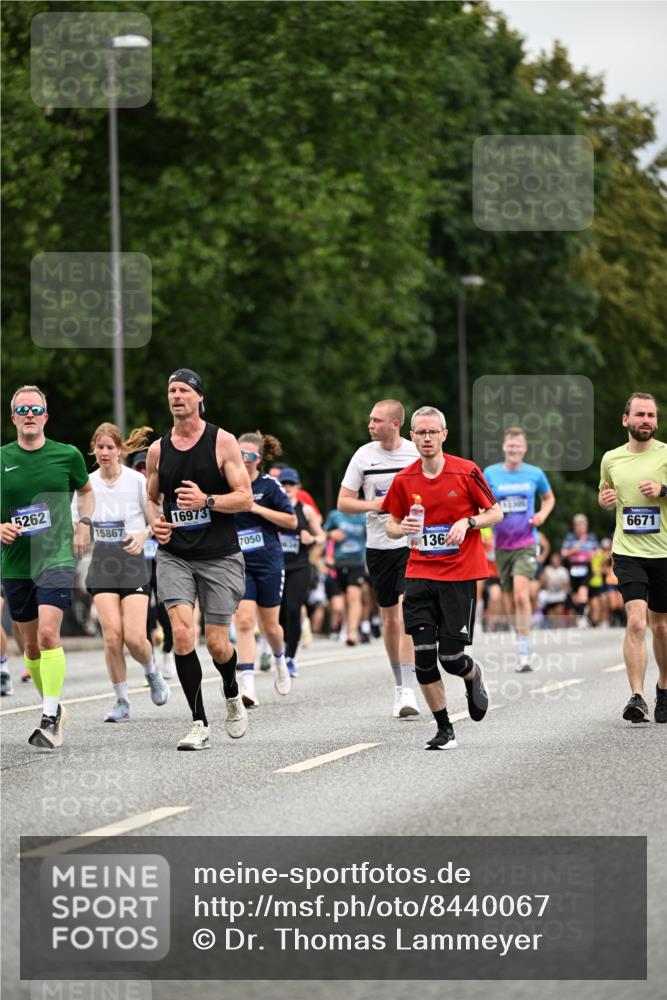 29.06.2025 - hella hamburg halbmarathon Dr. Thomas Lammeyer http://msf.ph/oto/8440067 29.06.2025 10:56:47 Kennedybrücke 1369, 1978, 2308, 2593, 3140, 3645, 4273, 4815, 5262, 5291, 6406, 6671, 6885, 6961, 6985, 7682, 7737, 8194, 8196, 8250, 8251, 8672, 9068, 9070, 9730, 10296, 10342, 10496, 10600, 10634, 10693, 10928, 11084, 11297, 11375 meine-sportfotos.de
