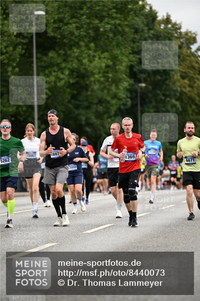 29.06.2025 - hella hamburg halbmarathon Dr. Thomas Lammeyer http://msf.ph/oto/8440073 29.06.2025 10:56:47 Kennedybrücke 1369, 1978, 2308, 2593, 3140, 3645, 4273, 4815, 5262, 5291, 6406, 6671, 6885, 6961, 6985, 7682, 7737, 8194, 8196, 8250, 8251, 8672, 9068, 9070, 9730, 10296, 10342, 10496, 10600, 10634, 10693, 10928, 11084, 11297, 11375 meine-sportfotos.de