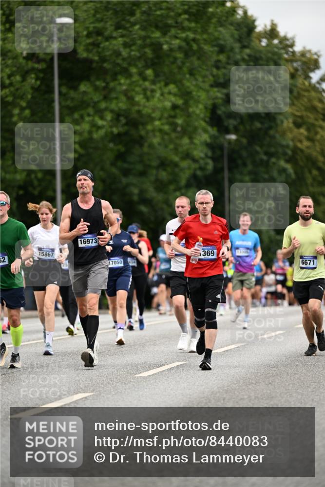 29.06.2025 - hella hamburg halbmarathon Dr. Thomas Lammeyer http://msf.ph/oto/8440083 29.06.2025 10:56:47 Kennedybrücke 1369, 1978, 2308, 2593, 3140, 3645, 4273, 4815, 5262, 5291, 6406, 6671, 6885, 6961, 6985, 7682, 7737, 8194, 8196, 8250, 8251, 8672, 9068, 9070, 9730, 10296, 10342, 10496, 10600, 10634, 10693, 10928, 11084, 11297, 11375 meine-sportfotos.de