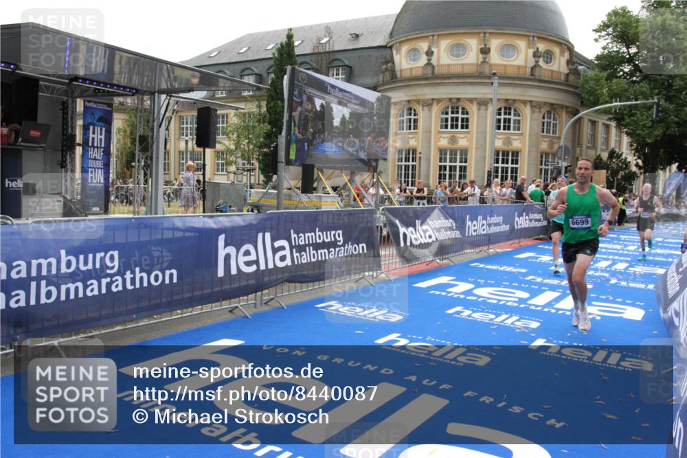 29.06.2025 - hella hamburg halbmarathon Michael Strokosch http://msf.ph/oto/8440087 29.06.2025 10:23:52 Ziel 6699, 7963, 9447, 10780, 12360 meine-sportfotos.de