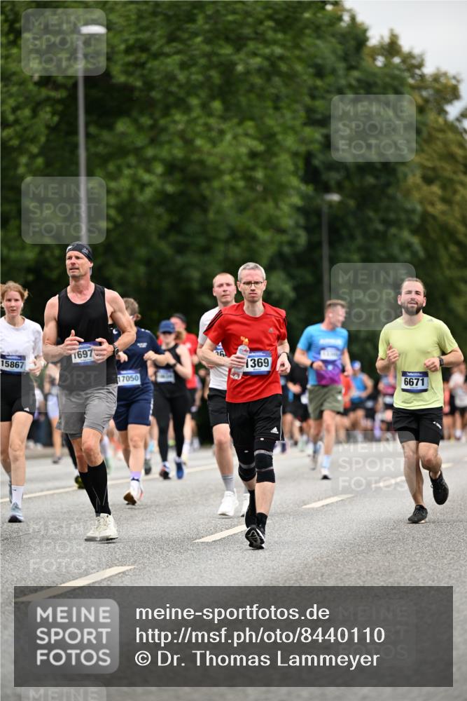29.06.2025 - hella hamburg halbmarathon Dr. Thomas Lammeyer http://msf.ph/oto/8440110 29.06.2025 10:56:48 Kennedybrücke 1369, 1978, 2308, 2593, 3140, 3645, 4273, 4815, 5262, 5291, 6406, 6671, 6885, 6985, 7682, 7737, 8194, 8196, 8250, 8251, 8672, 9068, 9070, 9730, 10296, 10342, 10496, 10600, 10634, 10693, 10928, 11084, 11297, 11375 meine-sportfotos.de
