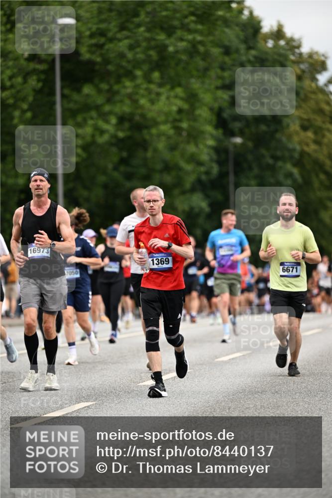 29.06.2025 - hella hamburg halbmarathon Dr. Thomas Lammeyer http://msf.ph/oto/8440137 29.06.2025 10:56:48 Kennedybrücke 1369, 1978, 2308, 2593, 3140, 3645, 4273, 4815, 5262, 5291, 6406, 6671, 6885, 6985, 7682, 7737, 8194, 8196, 8250, 8251, 8672, 9068, 9070, 9730, 10296, 10342, 10496, 10600, 10634, 10693, 10928, 11084, 11297, 11375 meine-sportfotos.de