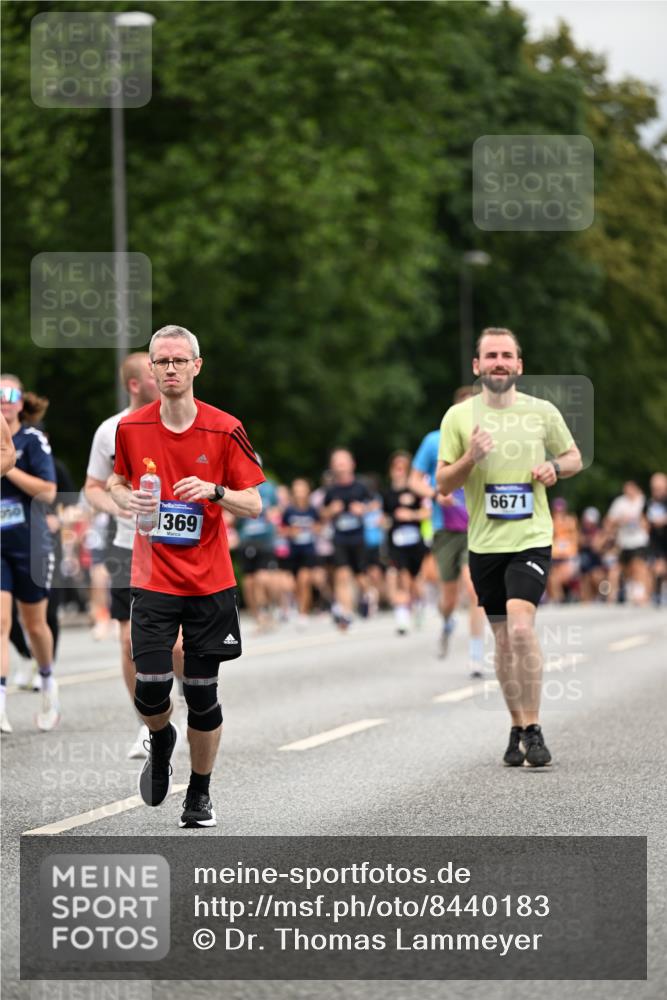 29.06.2025 - hella hamburg halbmarathon Dr. Thomas Lammeyer http://msf.ph/oto/8440183 29.06.2025 10:56:49 Kennedybrücke 1369, 1978, 2308, 2593, 3140, 3645, 4273, 4815, 5262, 6406, 6671, 6885, 6985, 7682, 7737, 8194, 8196, 8250, 8251, 8672, 9068, 9070, 9730, 10296, 10342, 10496, 10600, 10634, 10693, 10884, 10928, 11084, 11297, 11375 meine-sportfotos.de