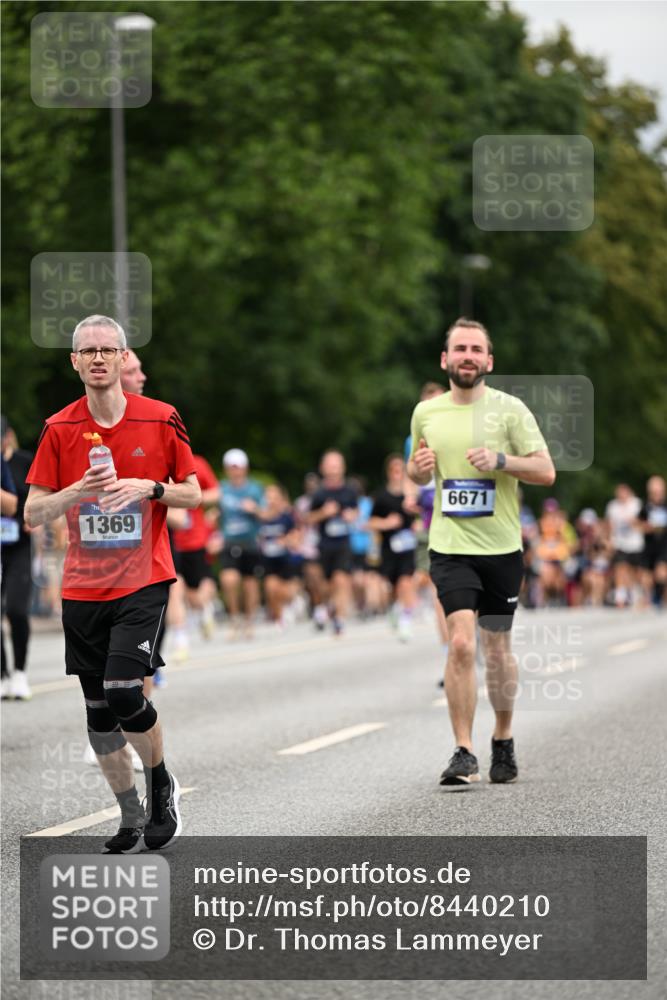 29.06.2025 - hella hamburg halbmarathon Dr. Thomas Lammeyer http://msf.ph/oto/8440210 29.06.2025 10:56:50 Kennedybrücke 1369, 1978, 2308, 2593, 3140, 3645, 3787, 4273, 4815, 5262, 6406, 6671, 6985, 7682, 7737, 8194, 8196, 8250, 8251, 8672, 9068, 9070, 9730, 10296, 10342, 10496, 10600, 10634, 10693, 10884, 10928, 11084, 11297, 11375 meine-sportfotos.de