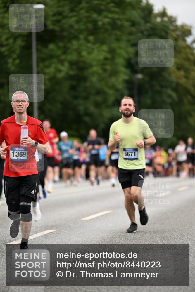 29.06.2025 - hella hamburg halbmarathon Dr. Thomas Lammeyer http://msf.ph/oto/8440223 29.06.2025 10:56:50 Kennedybrücke 1369, 1978, 2308, 2593, 3140, 3645, 3787, 4273, 4815, 5262, 6406, 6671, 6985, 7682, 7737, 8194, 8196, 8250, 8251, 8672, 9068, 9070, 9730, 10296, 10342, 10496, 10600, 10634, 10693, 10884, 10928, 11084, 11297, 11375 meine-sportfotos.de
