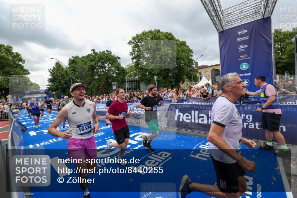 29.06.2025 - hella hamburg halbmarathon Zöllner http://msf.ph/oto/8440255 29.06.2025 10:55:55 Ziel 1179, 2612, 3256, 3668, 4772, 6569, 7147, 7976, 8968, 9246, 10084, 12858, 13474, 15884, 16401, 16434, 16786, 18125, 18867, 19047 meine-sportfotos.de
