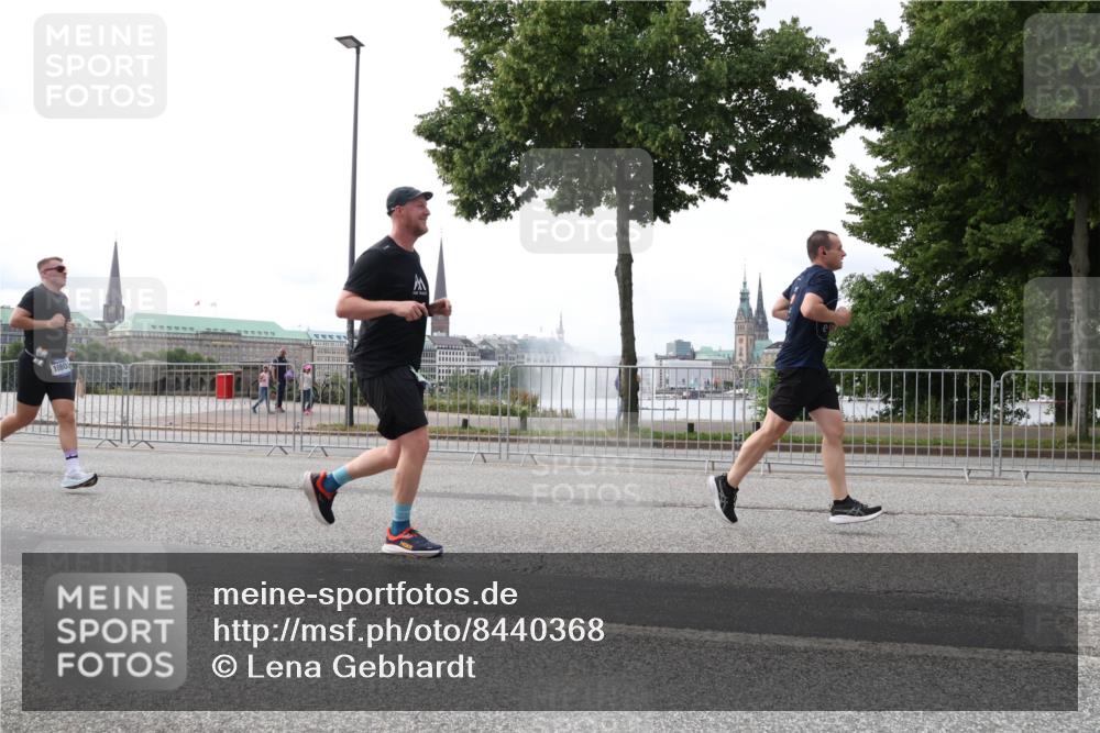 29.06.2025 - hella hamburg halbmarathon Lena Gebhardt http://msf.ph/oto/8440368 29.06.2025 10:29:18 Lombardsbrücke 1080, 1230, 1661, 1869, 2688, 3179, 3311, 3524, 3717, 4161, 4349, 4362, 4373, 4834, 4982, 5167, 6285, 6345, 6725, 7169, 7449, 7517, 7832, 8048, 8812, 9714, 10198, 10322, 10641, 10808, 10996, 11249, 11792, 11803, 11989, 12086, 12099, 12404, 12442, 12958, 13090, 13382, 14205, 14644, 15143, 15452, 15453, 15952, 15955, 16306, 16659, 16662, 16673, 16676, 17496, 17945, 18298, 18299, 18414 meine-sportfotos.de