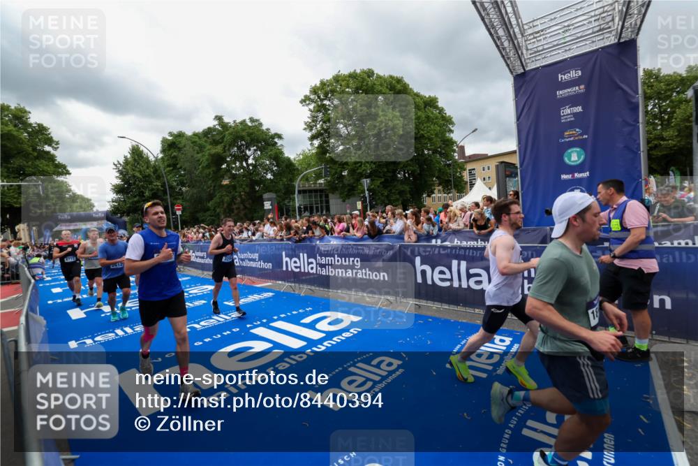 29.06.2025 - hella hamburg halbmarathon Zöllner http://msf.ph/oto/8440394 29.06.2025 10:55:57 Ziel 1179, 2612, 3256, 3668, 4772, 7147, 7976, 8968, 9246, 10084, 13474, 15868, 15884, 18125, 18867 meine-sportfotos.de