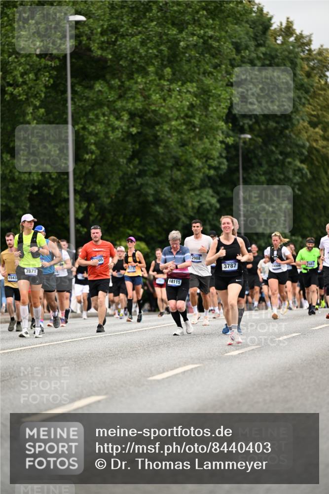 29.06.2025 - hella hamburg halbmarathon Dr. Thomas Lammeyer http://msf.ph/oto/8440403 29.06.2025 10:57:01 Kennedybrücke 1369, 2308, 2593, 2983, 2988, 3227, 3645, 3787, 5262, 6135, 6604, 6671, 7511, 7682, 7735, 7737, 7871, 8250, 8251, 9340, 10600, 10634, 10693, 10884, 11297 meine-sportfotos.de