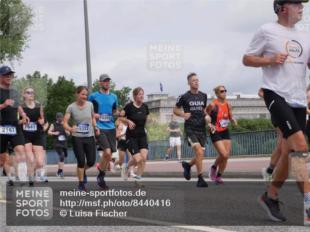 29.06.2025 - hella hamburg halbmarathon Luisa Fischer http://msf.ph/oto/8440416 29.06.2025 10:21:03 Kennedybrücke 2147, 7641, 14795, 15322, 15203, 14013, 1067, 1298, 1554, 1641, 1982, 2147, 2548, 3977, 4804, 5002, 5004, 5023, 5294, 7094, 7641, 8144, 9539, 9798, 10332, 10831 meine-sportfotos.de
