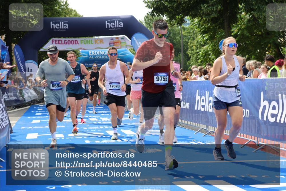 29.06.2025 - hella hamburg halbmarathon Strokosch-Dieckow http://msf.ph/oto/8440485 29.06.2025 10:41:01 Ziel 1136, 1677, 2568, 2949, 3618, 4380, 4871, 5709, 6550, 6683, 9358, 9659, 9755, 9815, 11062, 11922, 12088, 12385, 13029, 13158, 13268, 15689, 16347, 17032, 17100, 17620, 17720, 17971, 18045, 18049 meine-sportfotos.de