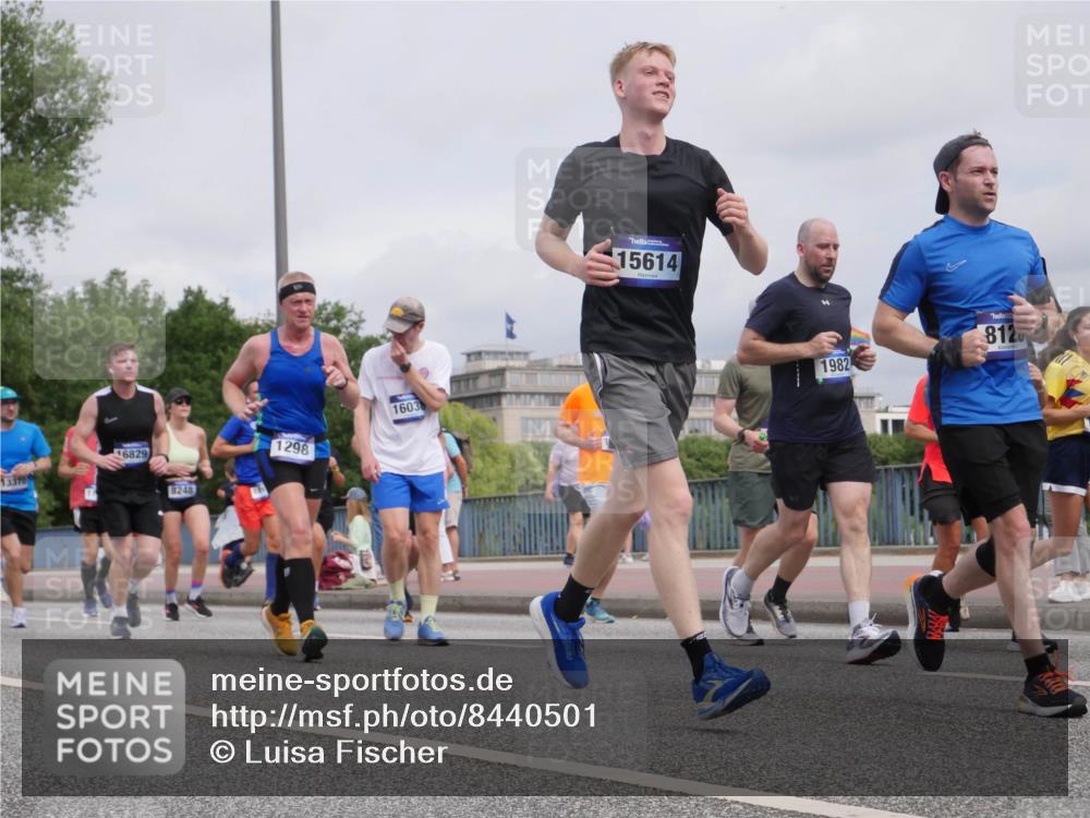 29.06.2025 - hella hamburg halbmarathon Luisa Fischer http://msf.ph/oto/8440501 29.06.2025 10:21:11 Kennedybrücke 13370, 16829, 8248, 1298, 1603, 15614, 1982, 812, 1067, 1298, 1477, 1641, 1982, 2087, 2305, 3482, 3977, 4194, 4738, 4804, 5023, 5290, 7649, 7882, 8248, 9539, 9586, 9717, 9734, 9834, 10332, 10831 meine-sportfotos.de