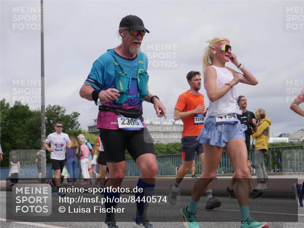 29.06.2025 - hella hamburg halbmarathon Luisa Fischer http://msf.ph/oto/8440574 29.06.2025 10:21:15 Kennedybrücke 9717, 2305, 12498, 194, 292, 1067, 1268, 1298, 1477, 2087, 2305, 3482, 4194, 4738, 5290, 6332, 7160, 7649, 7882, 7883, 8248, 9539, 9586, 9717, 9734, 9834, 10831 meine-sportfotos.de