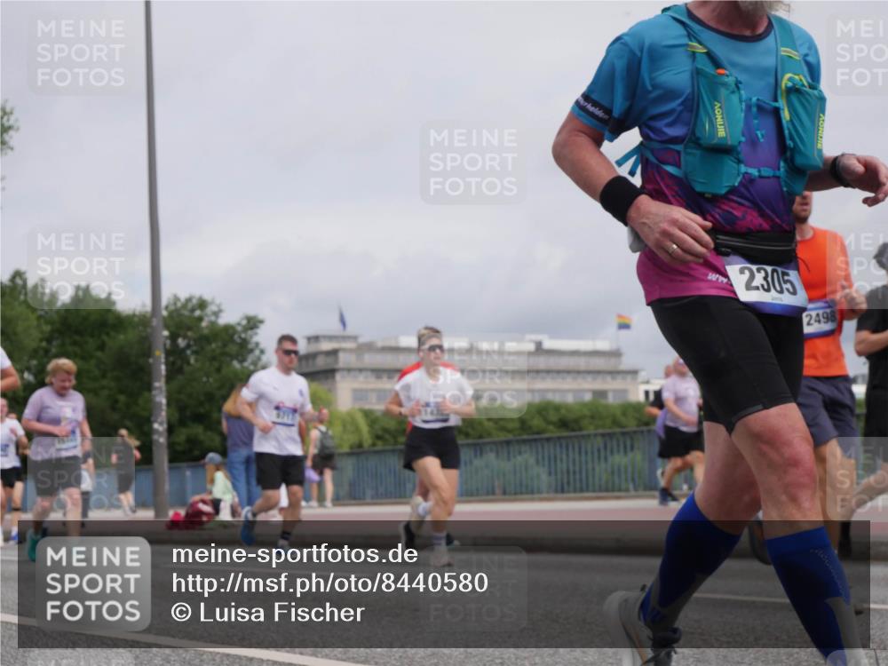 29.06.2025 - hella hamburg halbmarathon Luisa Fischer http://msf.ph/oto/8440580 29.06.2025 10:21:15 Kennedybrücke 3717, 2305, 2498, 1067, 1268, 1298, 1477, 2087, 2305, 3482, 4194, 4738, 5290, 6332, 7160, 7649, 7882, 7883, 8248, 9539, 9586, 9717, 9734, 9834, 10831 meine-sportfotos.de