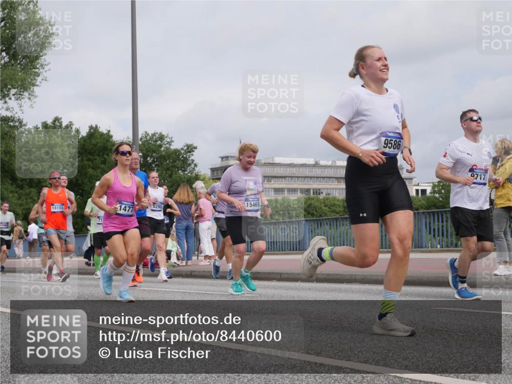 29.06.2025 - hella hamburg halbmarathon Luisa Fischer http://msf.ph/oto/8440600 29.06.2025 10:21:17 Kennedybrücke 18155, 71, 1477, 5290, 15465, 9586, 9717, 1268, 1477, 2087, 2305, 3482, 4194, 4738, 5290, 6332, 7160, 7649, 7838, 7882, 7883, 8248, 9586, 9717, 9734, 9834, 9844, 10174 meine-sportfotos.de