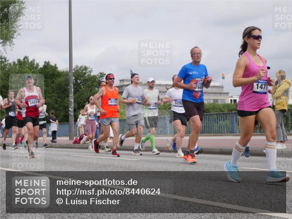 29.06.2025 - hella hamburg halbmarathon Luisa Fischer http://msf.ph/oto/8440624 29.06.2025 10:21:19 Kennedybrücke 1268, 3482, 1090, 7883, 9834, 18155, 5290, 7160, 7649, 1477, 1268, 1477, 2087, 2634, 3482, 4738, 5290, 6332, 7160, 7413, 7649, 7838, 7882, 7883, 9586, 9717, 9834, 9844, 10174 meine-sportfotos.de