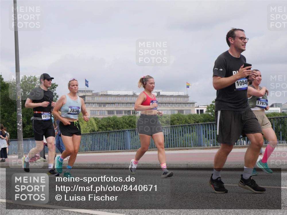 29.06.2025 - hella hamburg halbmarathon Luisa Fischer http://msf.ph/oto/8440671 29.06.2025 10:21:24 Kennedybrücke 7838, 10174, 10946, 17876, 1268, 1820, 2087, 2634, 3125, 3482, 5290, 5909, 6332, 7160, 7413, 7838, 7882, 7883, 9834, 9844, 10174, 10659 meine-sportfotos.de