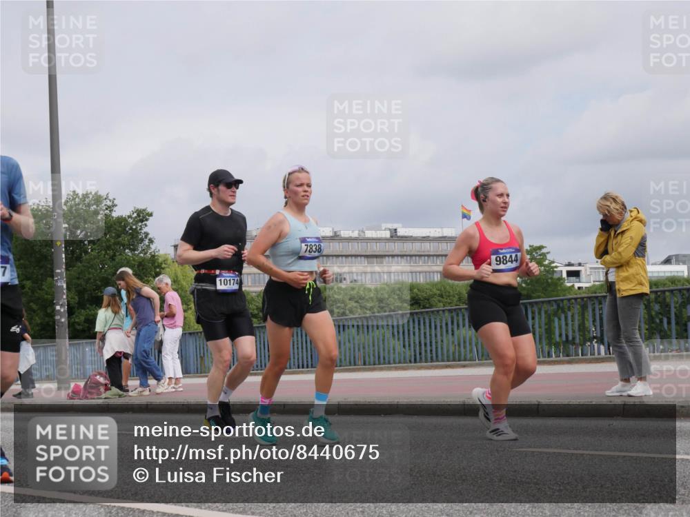 29.06.2025 - hella hamburg halbmarathon Luisa Fischer http://msf.ph/oto/8440675 29.06.2025 10:21:24 Kennedybrücke 10174, 7838, 9844, 1268, 1820, 2087, 2634, 3125, 3482, 5290, 5909, 6332, 7160, 7413, 7838, 7882, 7883, 9834, 9844, 10174, 10659 meine-sportfotos.de