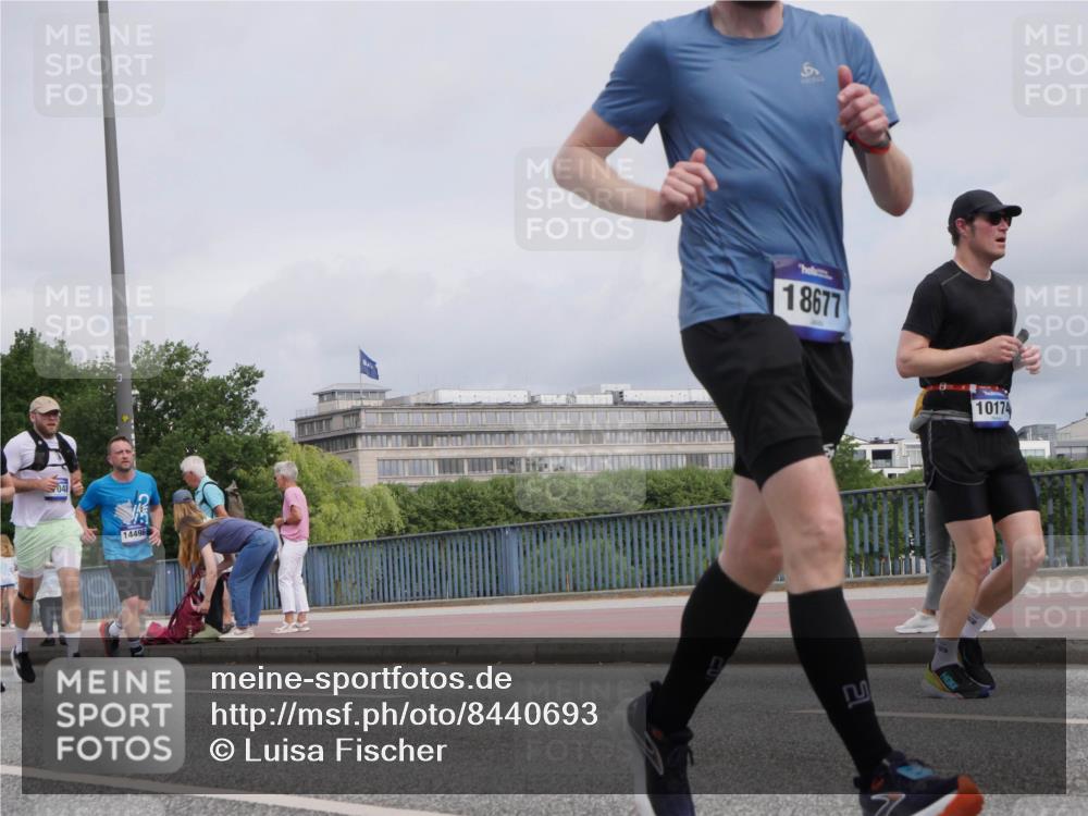 29.06.2025 - hella hamburg halbmarathon Luisa Fischer http://msf.ph/oto/8440693 29.06.2025 10:21:26 Kennedybrücke 04, 14496, 18677, 10174, 1268, 1820, 2634, 3125, 5909, 7413, 7838, 7883, 9844, 10174, 10659 meine-sportfotos.de