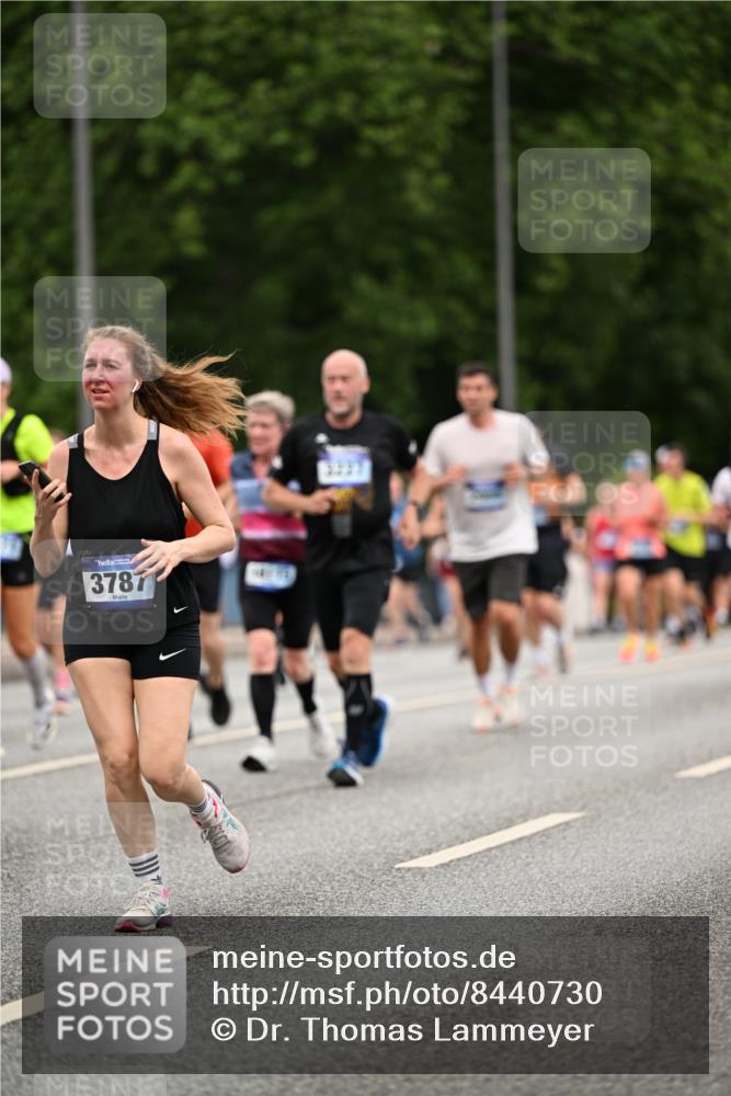 29.06.2025 - hella hamburg halbmarathon Dr. Thomas Lammeyer http://msf.ph/oto/8440730 29.06.2025 10:57:06 Kennedybrücke 2308, 2420, 2593, 2983, 2988, 3227, 3645, 3787, 6135, 6604, 6671, 7032, 7511, 7682, 7735, 7871, 8250, 8251, 9340, 10080, 10417, 10568, 10600, 10634, 10693, 10884 meine-sportfotos.de