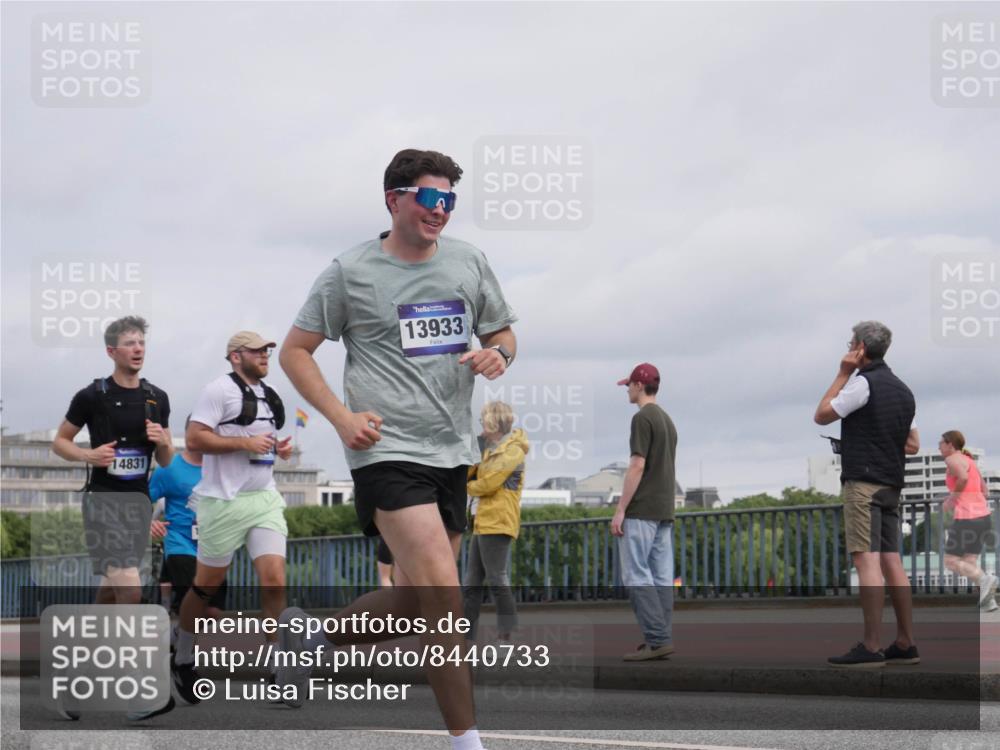 29.06.2025 - hella hamburg halbmarathon Luisa Fischer http://msf.ph/oto/8440733 29.06.2025 10:21:28 Kennedybrücke 14831, 13933, 1820, 2634, 3125, 5909, 7413, 7838, 8341, 9222, 9844, 10174, 10659 meine-sportfotos.de