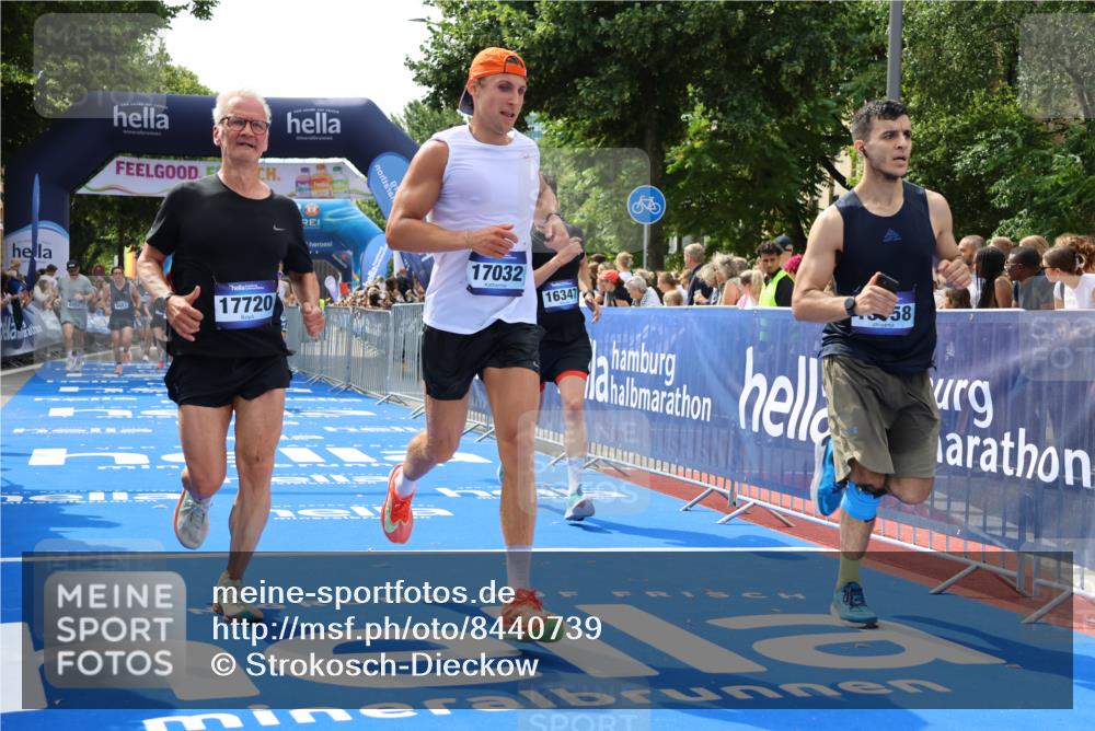 29.06.2025 - hella hamburg halbmarathon Strokosch-Dieckow http://msf.ph/oto/8440739 29.06.2025 10:40:57 Ziel 1677, 2949, 4871, 6550, 6683, 7378, 9358, 9547, 9755, 10369, 10934, 11062, 11922, 12088, 12385, 13029, 13158, 14661, 15689, 16347, 17032, 17100, 17620, 17720, 17971, 18045, 18049, 18173 meine-sportfotos.de