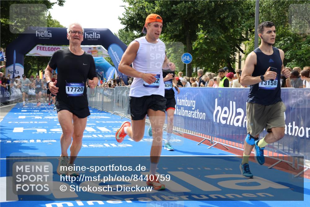 29.06.2025 - hella hamburg halbmarathon Strokosch-Dieckow http://msf.ph/oto/8440759 29.06.2025 10:40:57 Ziel 1677, 2949, 4871, 6550, 6683, 7378, 9358, 9547, 9755, 10369, 10934, 11062, 11922, 12088, 12385, 13029, 13158, 14661, 15689, 16347, 17032, 17100, 17620, 17720, 17971, 18045, 18049, 18173 meine-sportfotos.de