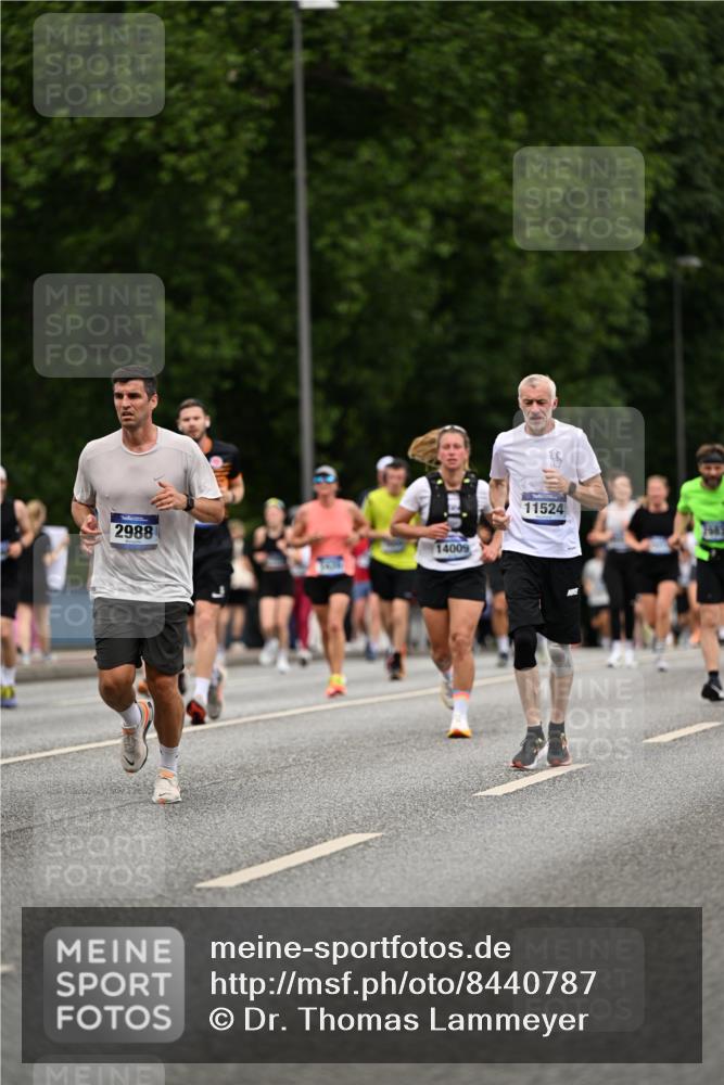 29.06.2025 - hella hamburg halbmarathon Dr. Thomas Lammeyer http://msf.ph/oto/8440787 29.06.2025 10:57:08 Kennedybrücke 2308, 2420, 2593, 2983, 2988, 3227, 3787, 6135, 6604, 7032, 7511, 7690, 7735, 7871, 8250, 8251, 9340, 10080, 10417, 10568, 10600, 10634, 10693, 10884 meine-sportfotos.de