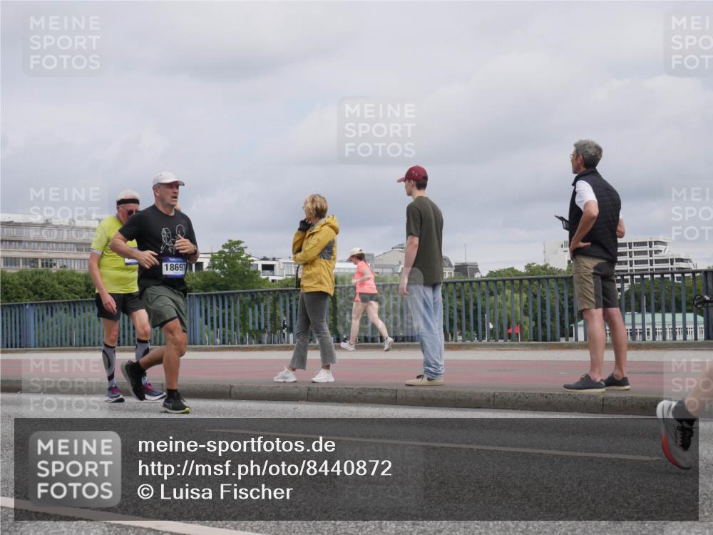29.06.2025 - hella hamburg halbmarathon Luisa Fischer http://msf.ph/oto/8440872 29.06.2025 10:21:38 Kennedybrücke 18697, 1234, 2335, 2821, 4123, 4383, 7121, 7445, 8067, 8341, 9222, 9276, 10502, 10856 meine-sportfotos.de