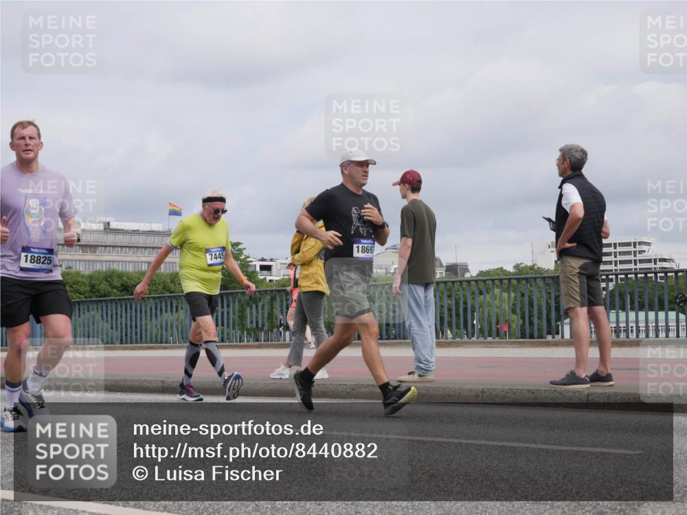 29.06.2025 - hella hamburg halbmarathon Luisa Fischer http://msf.ph/oto/8440882 29.06.2025 10:21:38 Kennedybrücke 18825, 7445, 1869, 1234, 2335, 2821, 4123, 4383, 7121, 7445, 8067, 8341, 9222, 9276, 10502, 10856 meine-sportfotos.de