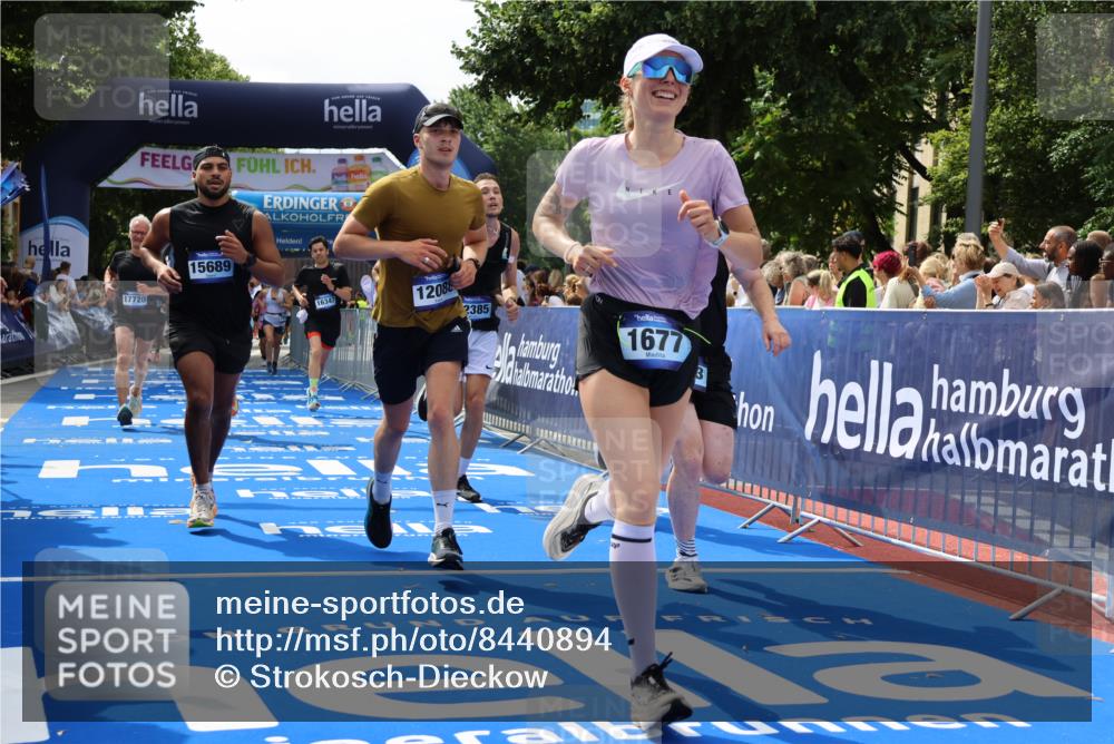 29.06.2025 - hella hamburg halbmarathon Strokosch-Dieckow http://msf.ph/oto/8440894 29.06.2025 10:40:55 Ziel 1631, 1677, 2949, 6429, 6550, 6683, 7109, 7378, 9547, 9755, 9979, 10369, 10934, 11062, 11922, 12088, 12385, 13029, 13158, 14661, 15689, 16347, 17032, 17720, 17971, 18173 meine-sportfotos.de