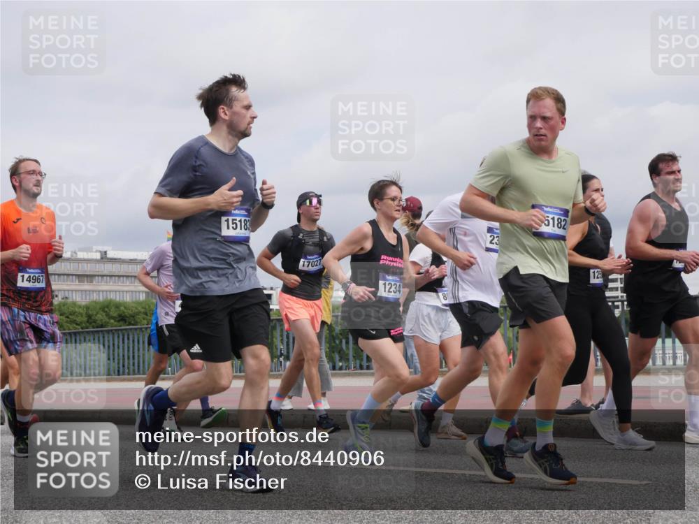 29.06.2025 - hella hamburg halbmarathon Luisa Fischer http://msf.ph/oto/8440906 29.06.2025 10:21:42 Kennedybrücke 14967, 15183, 17027, 1234, 8, 23, 5182, 12, 1234, 2335, 2821, 3202, 4123, 4383, 5611, 5733, 6413, 7121, 7445, 8067, 8665, 9276, 9505, 10467, 10502, 10856 meine-sportfotos.de