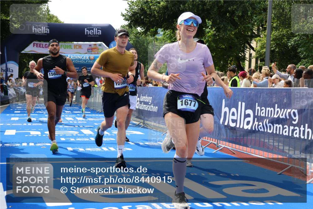 29.06.2025 - hella hamburg halbmarathon Strokosch-Dieckow http://msf.ph/oto/8440915 29.06.2025 10:40:55 Ziel 1631, 1677, 2949, 6429, 6550, 6683, 7109, 7378, 9547, 9755, 9979, 10369, 10934, 11062, 11922, 12088, 12385, 13029, 13158, 14661, 15689, 16347, 17032, 17720, 17971, 18173 meine-sportfotos.de