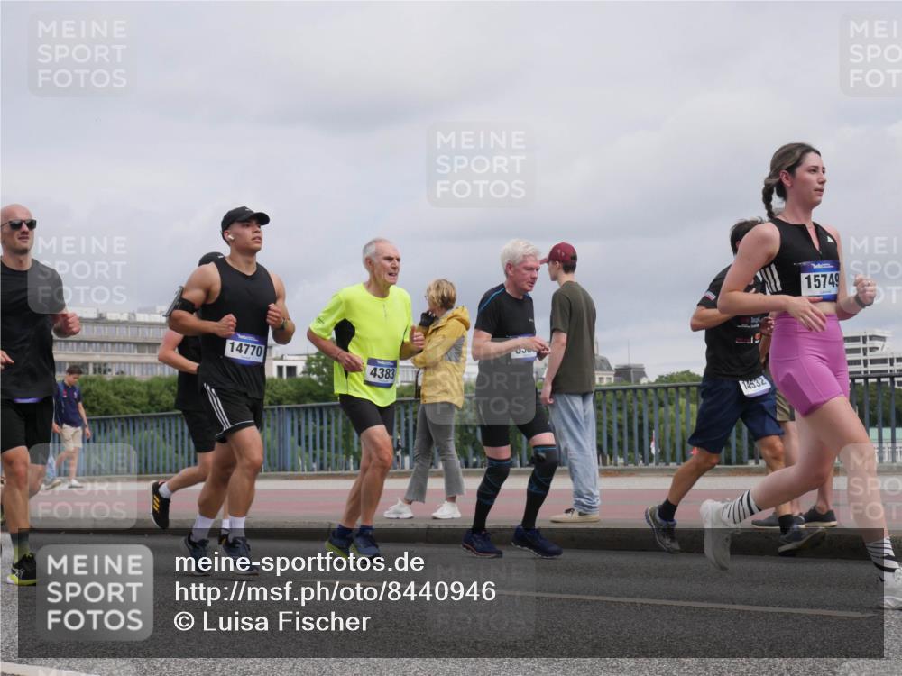29.06.2025 - hella hamburg halbmarathon Luisa Fischer http://msf.ph/oto/8440946 29.06.2025 10:21:45 Kennedybrücke 14770, 4383, 14532, 15749, 1234, 1521, 2335, 3202, 4123, 4383, 5264, 5266, 5611, 5733, 5910, 6413, 7121, 7445, 7454, 8067, 8665, 9276, 9505, 10467, 10502, 10856 meine-sportfotos.de