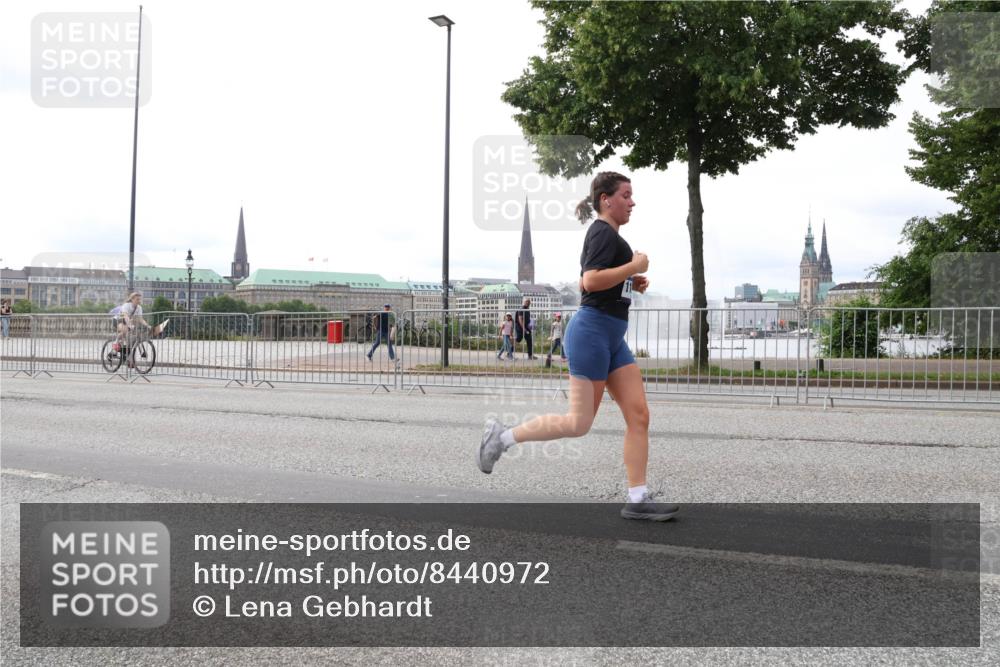 29.06.2025 - hella hamburg halbmarathon Lena Gebhardt http://msf.ph/oto/8440972 29.06.2025 10:29:22 Lombardsbrücke 1063, 1230, 1661, 1869, 2688, 3179, 3311, 3524, 4161, 4349, 4362, 4373, 4982, 6285, 6345, 6725, 7169, 7449, 7517, 7832, 8048, 8812, 9714, 10198, 10322, 10641, 10808, 10996, 11249, 11269, 11634, 11792, 11803, 11989, 12086, 12099, 12404, 12442, 12958, 13090, 13382, 14205, 14644, 15952, 15955, 16306, 16659, 16662, 16673, 16676, 17496, 17945, 18298, 18299, 18414 meine-sportfotos.de
