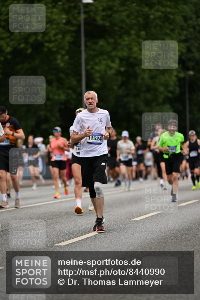 29.06.2025 - hella hamburg halbmarathon Dr. Thomas Lammeyer http://msf.ph/oto/8440990 29.06.2025 10:57:10 Kennedybrücke 2308, 2420, 2593, 2983, 2988, 3227, 3787, 6135, 6604, 7032, 7511, 7690, 7735, 7871, 8250, 8251, 9340, 10080, 10417, 10568, 10600, 10634, 10693, 10879, 10884 meine-sportfotos.de