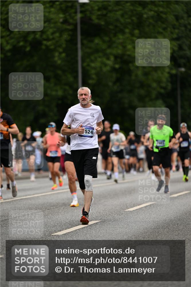 29.06.2025 - hella hamburg halbmarathon Dr. Thomas Lammeyer http://msf.ph/oto/8441007 29.06.2025 10:57:10 Kennedybrücke 2308, 2420, 2593, 2983, 2988, 3227, 3787, 6135, 6604, 7032, 7511, 7690, 7735, 7871, 8250, 8251, 9340, 10080, 10417, 10568, 10600, 10634, 10693, 10879, 10884 meine-sportfotos.de