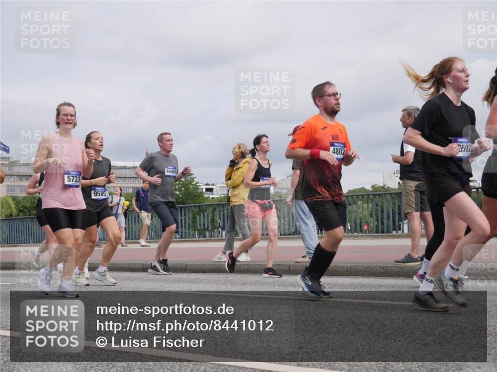 29.06.2025 - hella hamburg halbmarathon Luisa Fischer http://msf.ph/oto/8441012 29.06.2025 10:21:49 Kennedybrücke 5733, 9505, 16451, 4802, 0502, 1521, 3202, 3321, 3591, 3592, 5049, 5264, 5266, 5611, 5733, 5910, 6413, 7121, 7214, 7454, 8665, 9505, 9549, 10172, 10467, 10502, 10856 meine-sportfotos.de