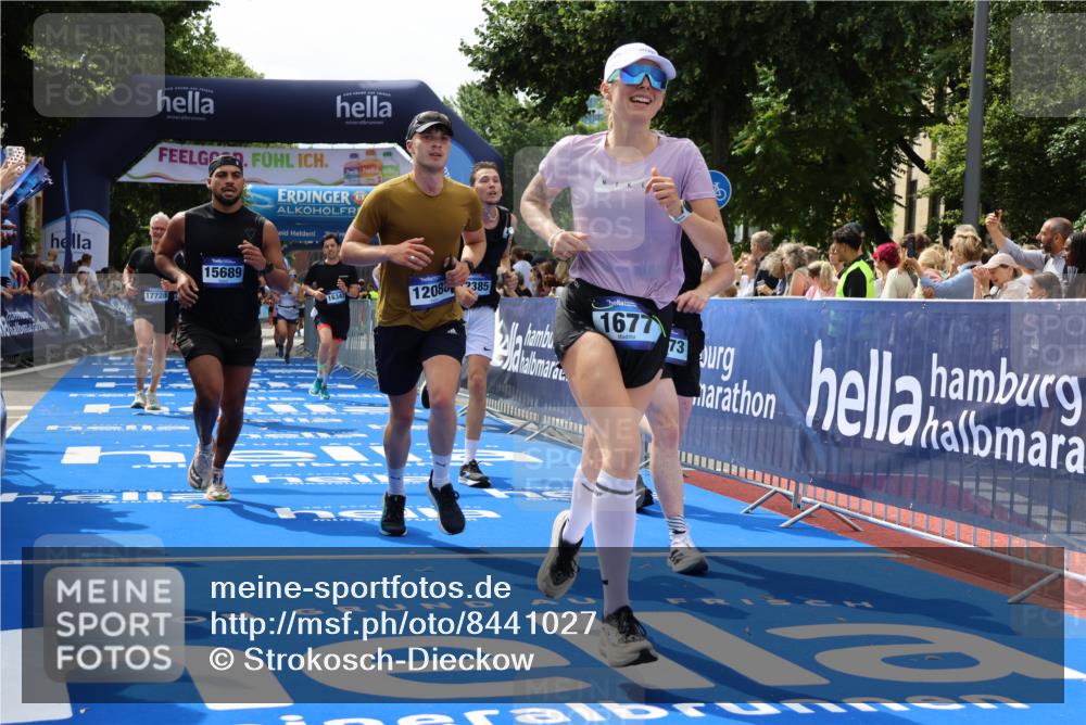 29.06.2025 - hella hamburg halbmarathon Strokosch-Dieckow http://msf.ph/oto/8441027 29.06.2025 10:40:55 Ziel 1631, 1677, 2949, 6429, 6550, 6683, 7109, 7378, 9547, 9755, 9979, 10369, 10934, 11062, 11922, 12088, 12385, 13029, 13158, 14661, 15689, 16347, 17032, 17720, 17971, 18173 meine-sportfotos.de
