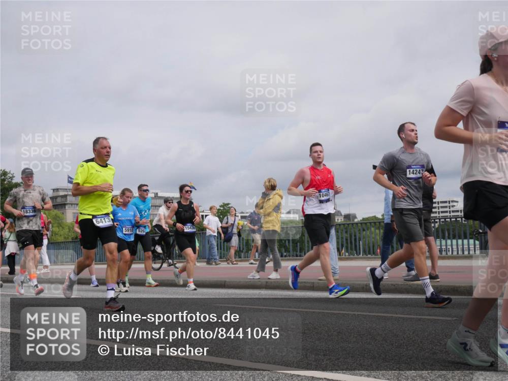 29.06.2025 - hella hamburg halbmarathon Luisa Fischer http://msf.ph/oto/8441045 29.06.2025 10:21:52 Kennedybrücke 18336, 6413, 5910, 526, 15436, 10467, 14247, 1521, 3202, 3321, 3591, 3592, 5049, 5264, 5266, 5611, 5733, 5910, 6413, 7214, 7454, 8665, 8799, 9505, 9549, 9658, 10172, 10467, 10687 meine-sportfotos.de