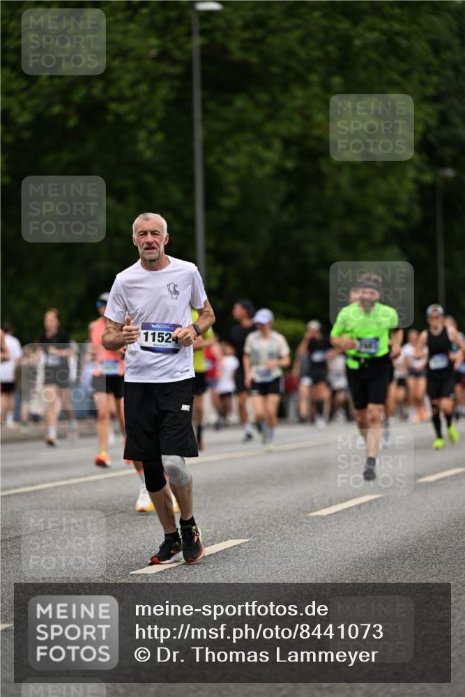 29.06.2025 - hella hamburg halbmarathon Dr. Thomas Lammeyer http://msf.ph/oto/8441073 29.06.2025 10:57:11 Kennedybrücke 2420, 2593, 2983, 2988, 3227, 3787, 6135, 6604, 7032, 7511, 7690, 7735, 7871, 8250, 8251, 9340, 10080, 10417, 10568, 10600, 10693, 10879, 10884 meine-sportfotos.de
