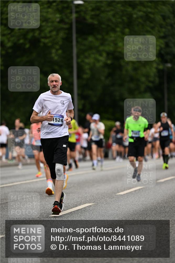 29.06.2025 - hella hamburg halbmarathon Dr. Thomas Lammeyer http://msf.ph/oto/8441089 29.06.2025 10:57:11 Kennedybrücke 2420, 2593, 2983, 2988, 3227, 3787, 6135, 6604, 7032, 7511, 7690, 7735, 7871, 8250, 8251, 9340, 10080, 10417, 10568, 10600, 10693, 10879, 10884 meine-sportfotos.de