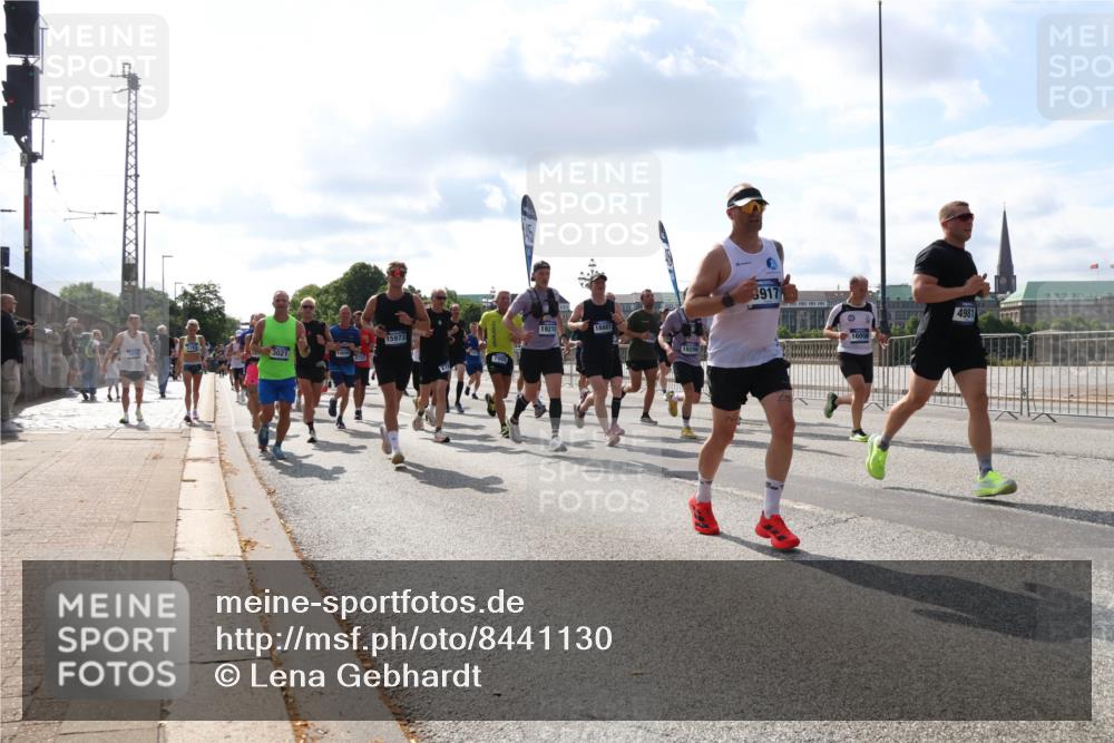 29.06.2025 - hella hamburg halbmarathon Lena Gebhardt http://msf.ph/oto/8441130 29.06.2025 09:52:56 Lombardsbrücke 19210, 18887, 15973, 3021, 19206, 3917, 16058, 4981, 1012, 1070, 1163, 1169, 1176, 1220, 1391, 1415, 1512, 1613, 1735, 1782, 2048, 2189, 2213, 2233, 2234, 2590, 2788, 2970, 3021, 3098, 3109, 3124, 3304, 3907, 3917, 3928, 4080, 4277, 4497, 4691, 4933, 4981, 4997, 5007, 5132, 5476, 5477, 5682, 6081, 6152, 6712, 6716, 7005, 7067, 7093, 7147, 7191, 7325, 7432, 7451, 7599, 7843, 7865, 7961, 8063, 8145, 8467, 8664, 10796, 11779, 13403, 13614, 14257 meine-sportfotos.de