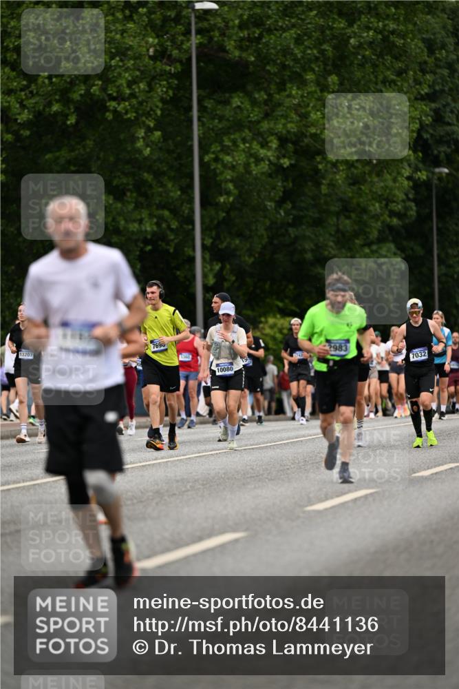 29.06.2025 - hella hamburg halbmarathon Dr. Thomas Lammeyer http://msf.ph/oto/8441136 29.06.2025 10:57:11 Kennedybrücke 2420, 2593, 2983, 2988, 3227, 3787, 6135, 6604, 7032, 7511, 7690, 7735, 7871, 8250, 8251, 9340, 10080, 10417, 10568, 10600, 10693, 10879, 10884 meine-sportfotos.de