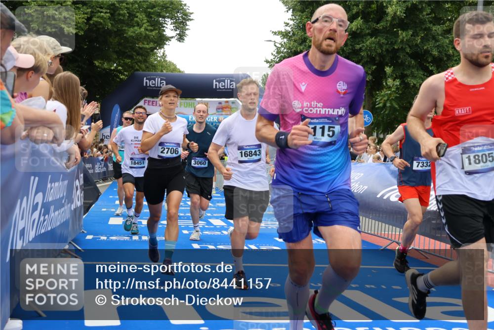 29.06.2025 - hella hamburg halbmarathon Strokosch-Dieckow http://msf.ph/oto/8441157 29.06.2025 10:49:41 Ziel 2504, 2706, 2937, 3060, 3543, 5894, 5978, 6115, 6125, 7332, 9038, 9463, 9551, 9619, 9649, 9723, 9924, 11679, 11975, 11977, 13159, 14794, 15392, 16843, 16877, 17001, 17282, 17753, 18058, 18451, 18926 meine-sportfotos.de