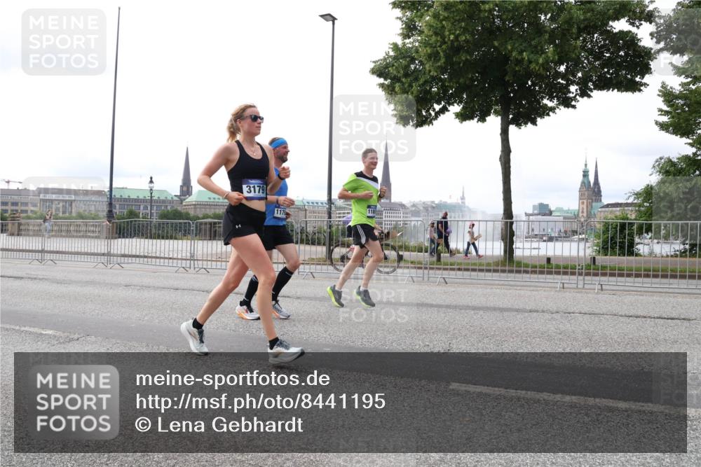 29.06.2025 - hella hamburg halbmarathon Lena Gebhardt http://msf.ph/oto/8441195 29.06.2025 10:29:24 Lombardsbrücke 3179, 1179, 118, 1063, 1230, 1661, 1869, 2688, 3179, 3311, 3524, 4161, 4349, 4362, 4373, 4395, 4982, 6285, 6345, 6725, 7169, 7449, 7517, 7832, 8048, 8812, 9714, 10198, 10322, 10641, 10808, 10996, 11249, 11269, 11634, 11792, 11803, 11989, 12086, 12099, 12216, 12404, 12442, 12958, 13090, 13382, 14644, 15952, 15955, 16306, 16659, 16662, 16673, 16676, 17496, 17945, 18298, 18299, 18414 meine-sportfotos.de