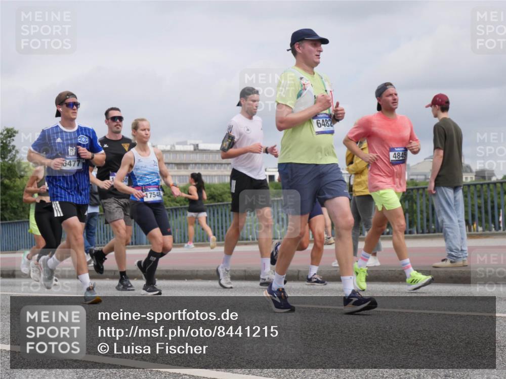 29.06.2025 - hella hamburg halbmarathon Luisa Fischer http://msf.ph/oto/8441215 29.06.2025 10:22:06 Kennedybrücke 6477, 30, 17548, 6482, 4845, 1349, 2096, 2311, 2781, 3026, 4718, 4845, 5323, 6194, 6477, 6482, 7051, 7566, 7844, 9652, 9756, 9757, 9964, 10037, 10816 meine-sportfotos.de