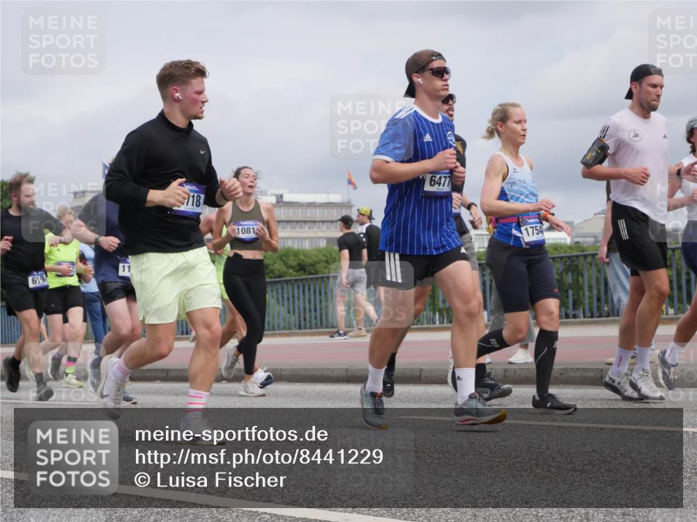 29.06.2025 - hella hamburg halbmarathon Luisa Fischer http://msf.ph/oto/8441229 29.06.2025 10:22:07 Kennedybrücke 619, 18, 1081, 6477, 1754, 1349, 2096, 2311, 2781, 3026, 3529, 4718, 4845, 5323, 6194, 6477, 6482, 7051, 7566, 7844, 9652, 9756, 9757, 9964, 10037, 10816 meine-sportfotos.de