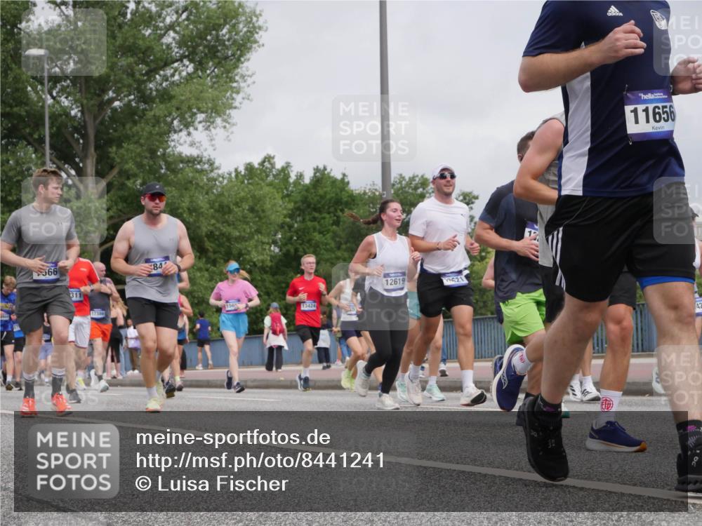 29.06.2025 - hella hamburg halbmarathon Luisa Fischer http://msf.ph/oto/8441241 29.06.2025 10:22:12 Kennedybrücke 566, 311, 17386, 84, 156, 13424, 12619, 621, 11656, 42, 1349, 1718, 2311, 2781, 3026, 3529, 5034, 5098, 5323, 6194, 7051, 7252, 7566, 7844, 8575, 9652, 9756, 9757, 10037, 10816 meine-sportfotos.de